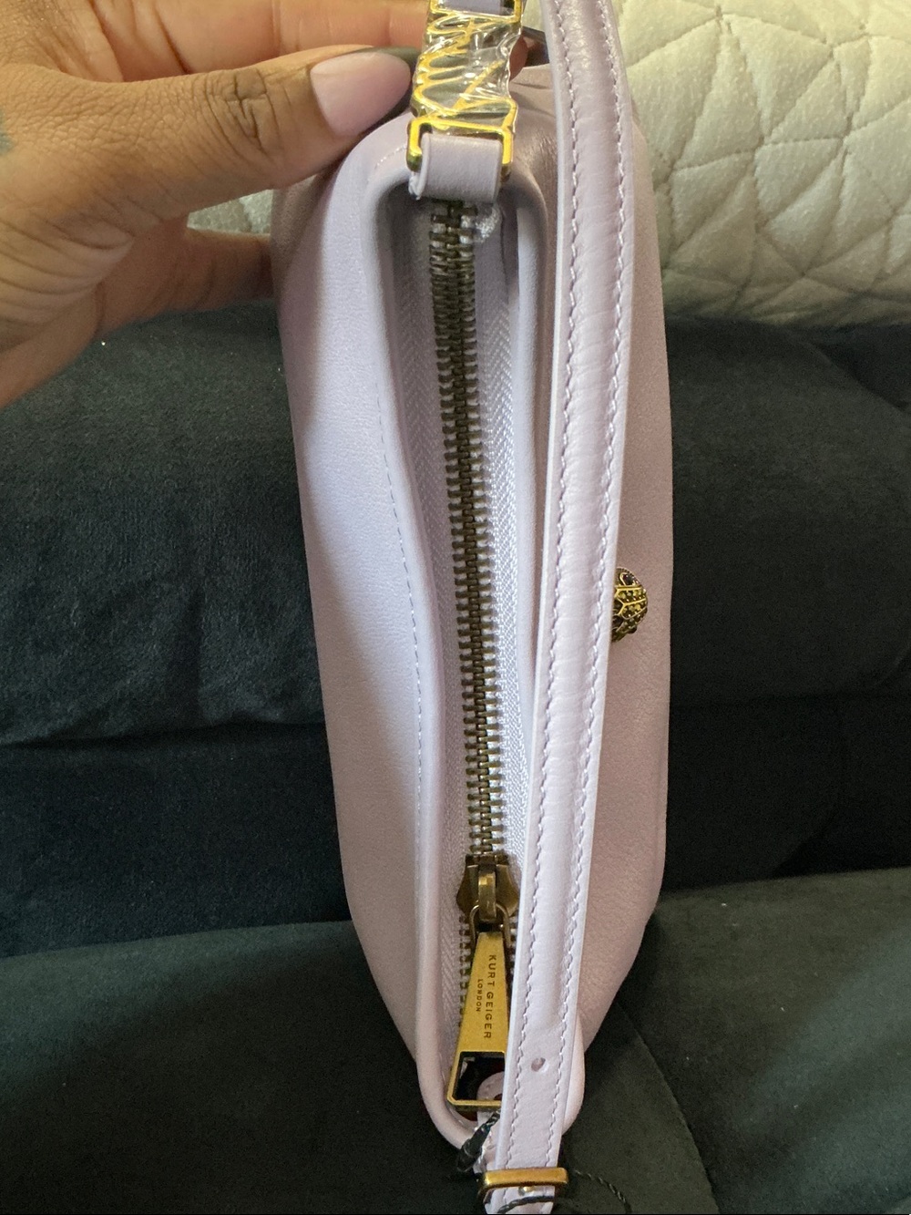 Kurt Geiger Lilac Leather shoulder bag with Gold Accent - Picture 7 of 9